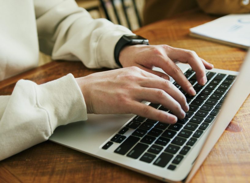 pexels-artempodrez-8518848